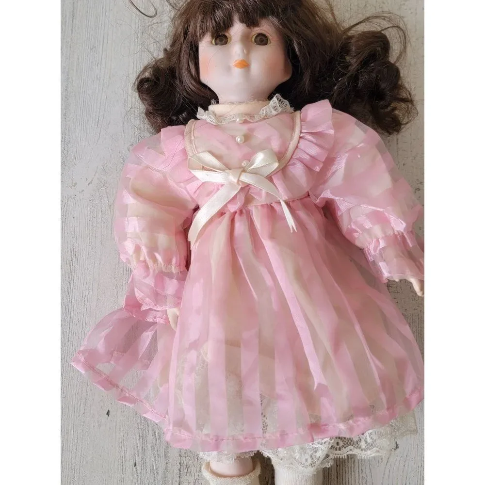 Brinn's‎ sound of music porcelain doll wind up music